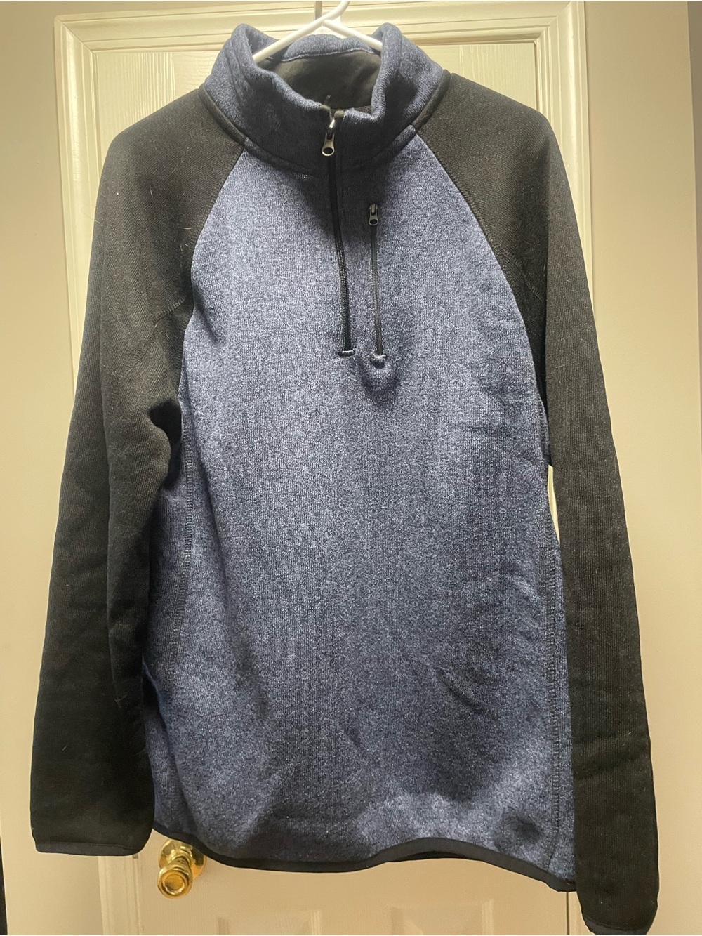 Beverly Hills Polo Club Navy and Black Fleece Pullover